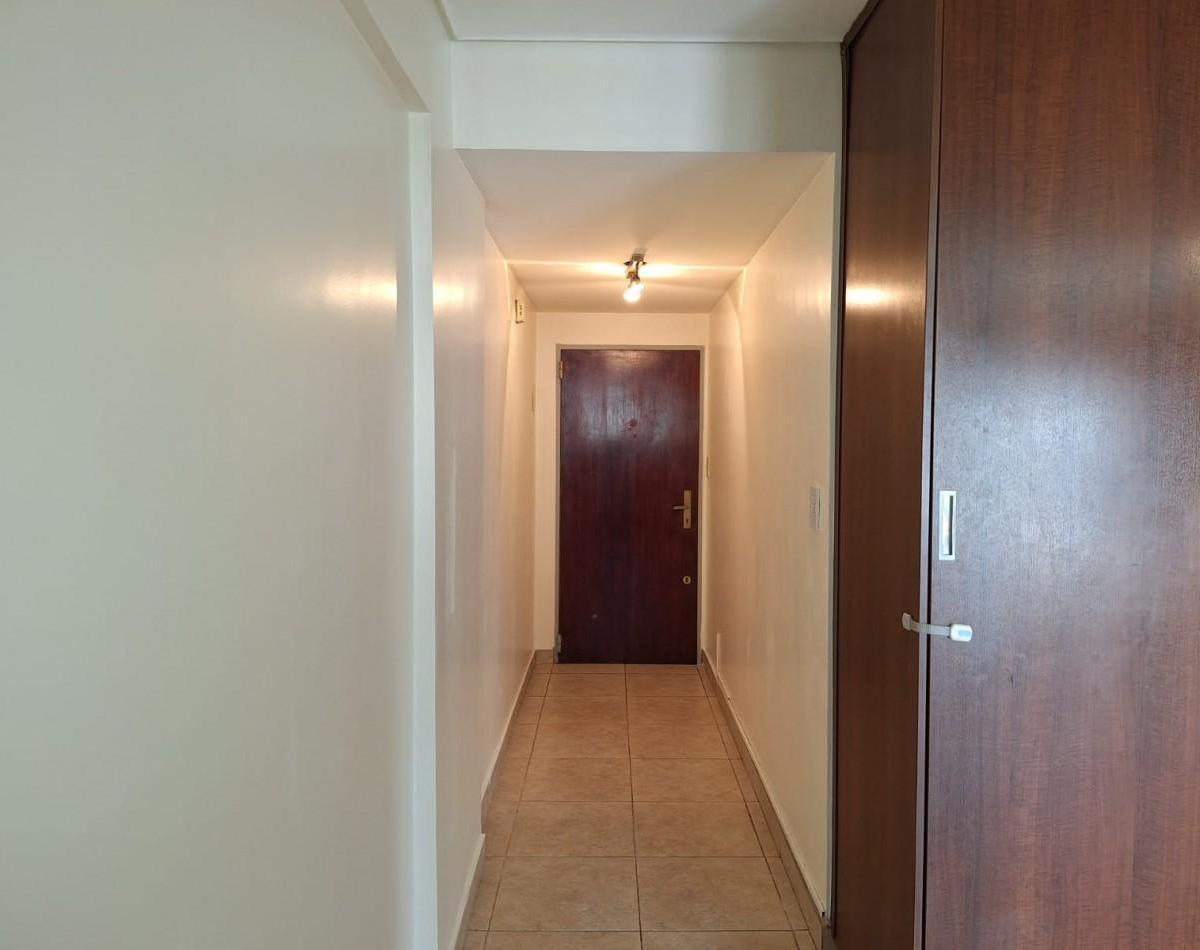 Apartamento de dois ambientes com varanda em San Nicolás