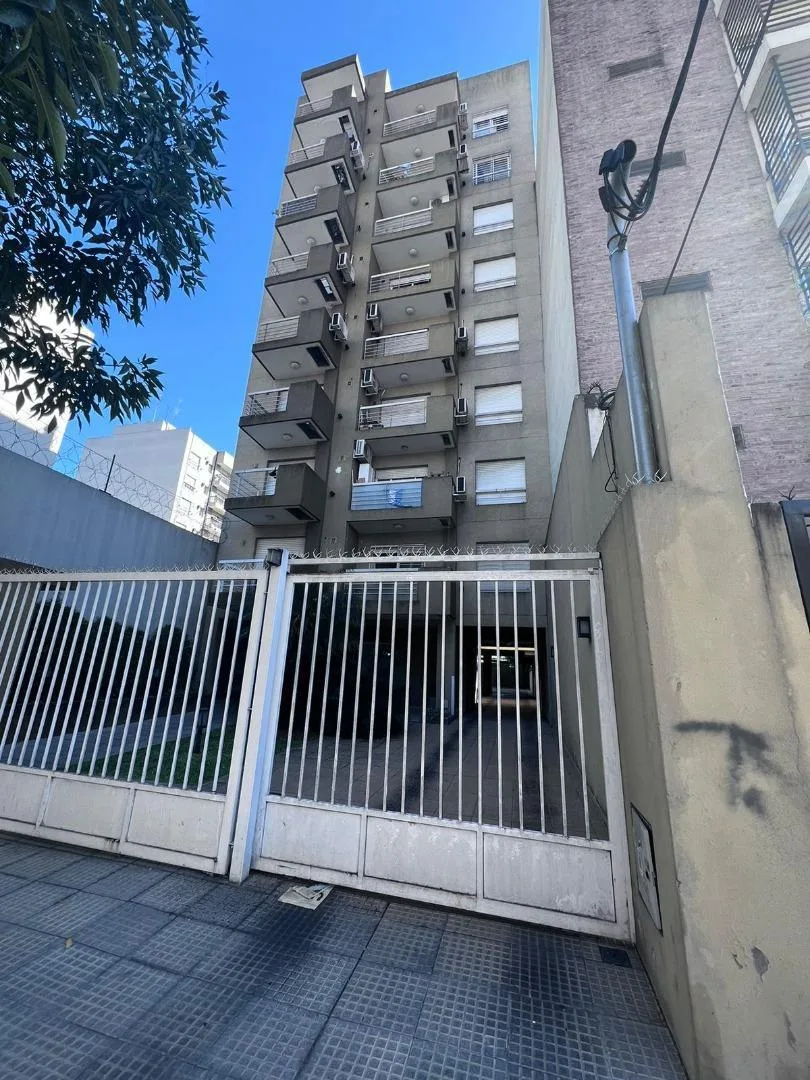 Departamento de 2 ambientes con cochera en Morón Norte
