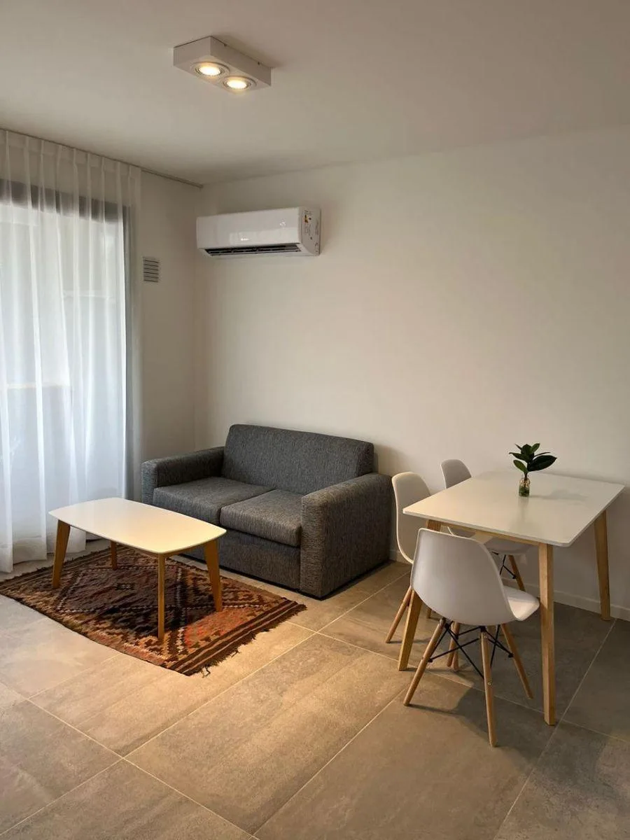 Apartamento de 2 ambientes com varanda em Villa Crespo