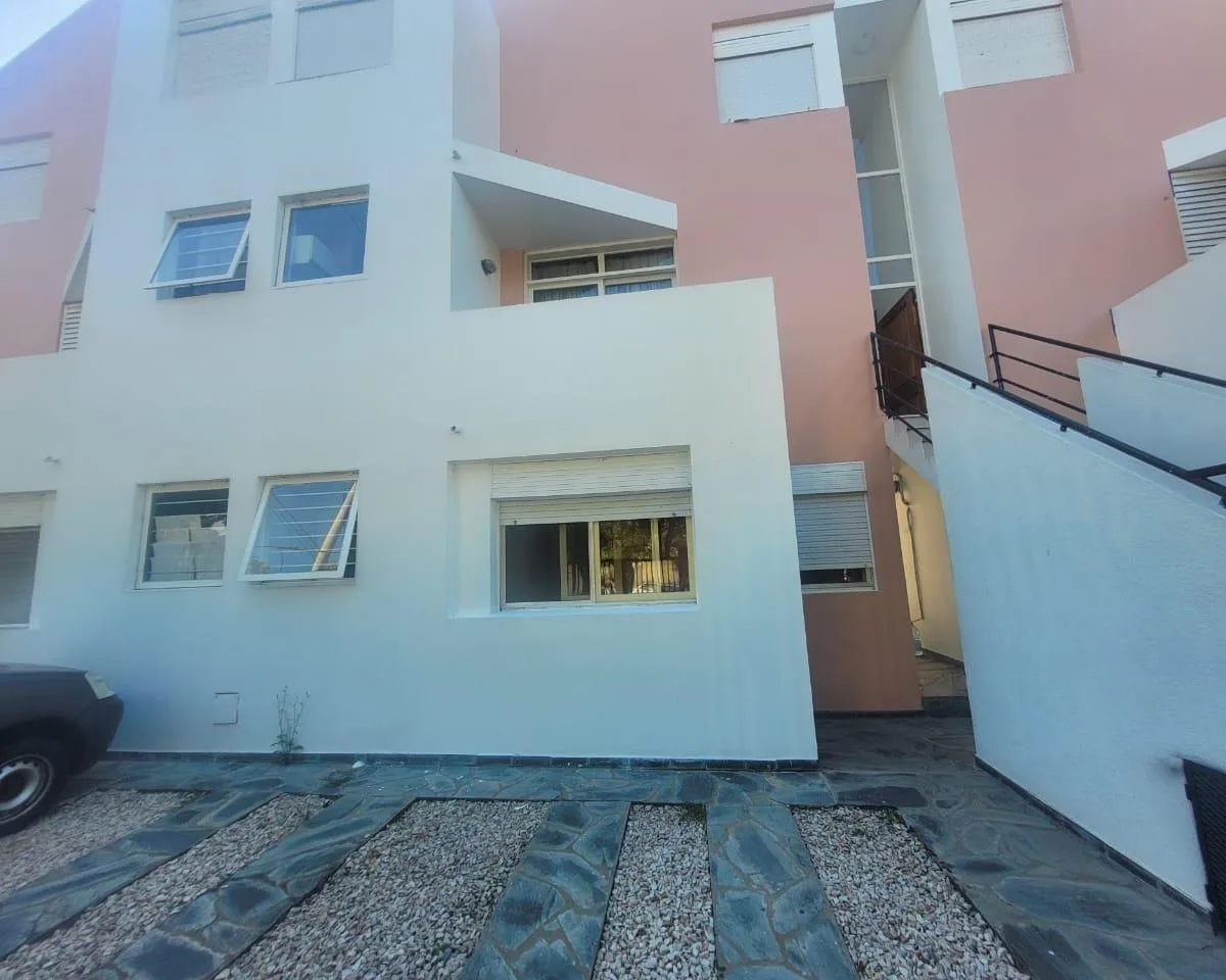 Departamento en Alquiler con Cochera