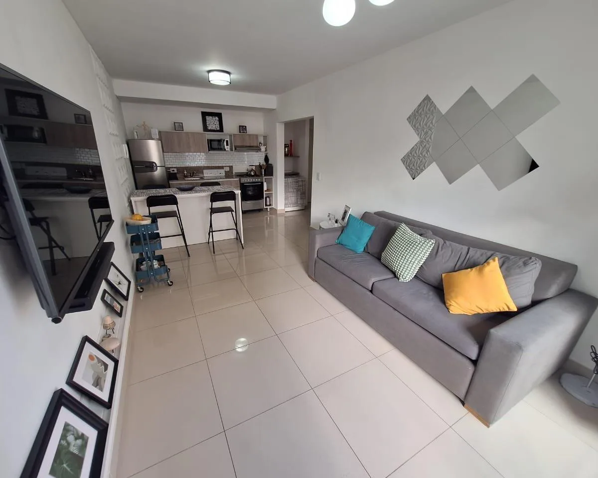 Departamento de 2 ambientes en Almagro con balcón