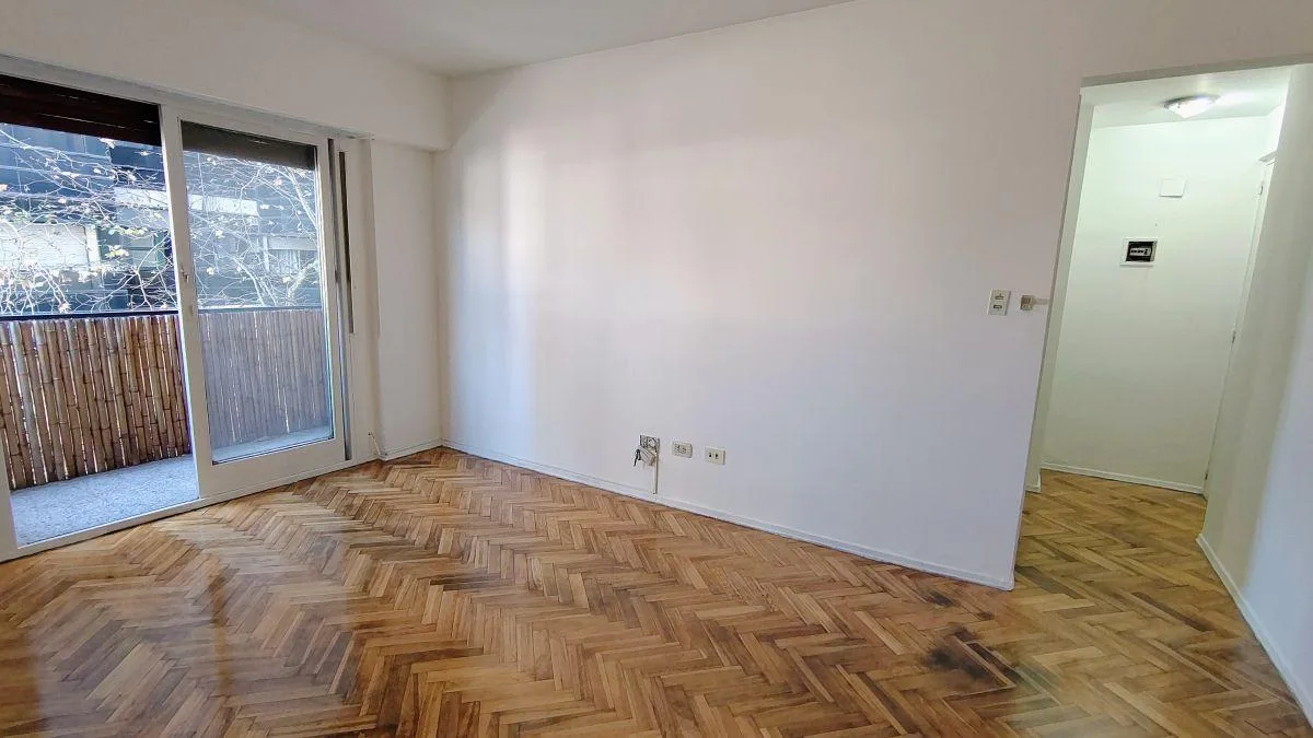 2 ambientes con balcón