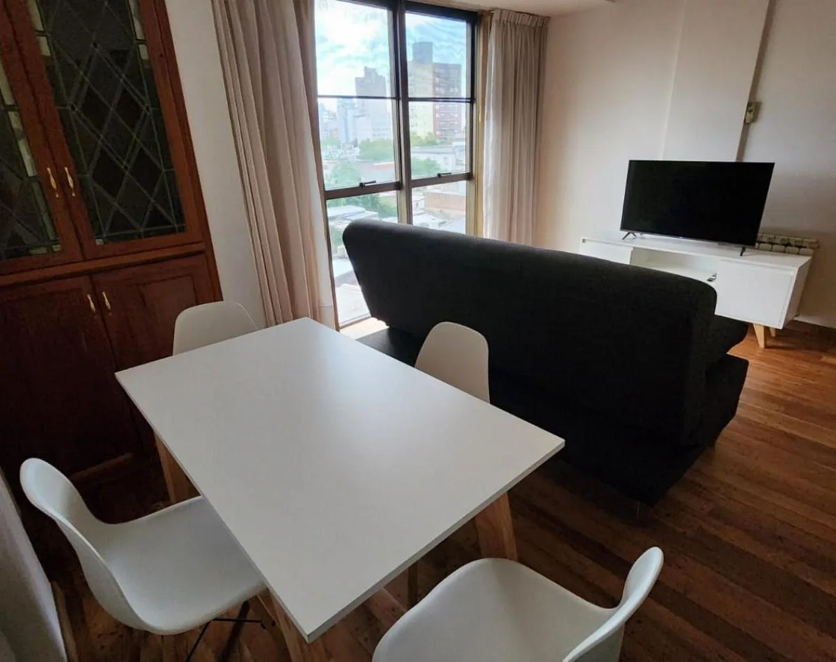 58 E/ 12 y 13 - Departamento en Alquiler - Amoblado