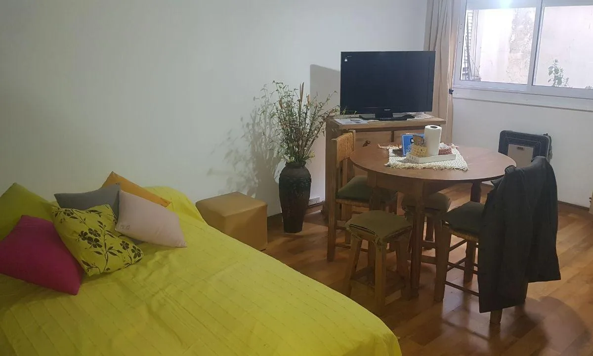 Furnished studio apartment in Recoleta