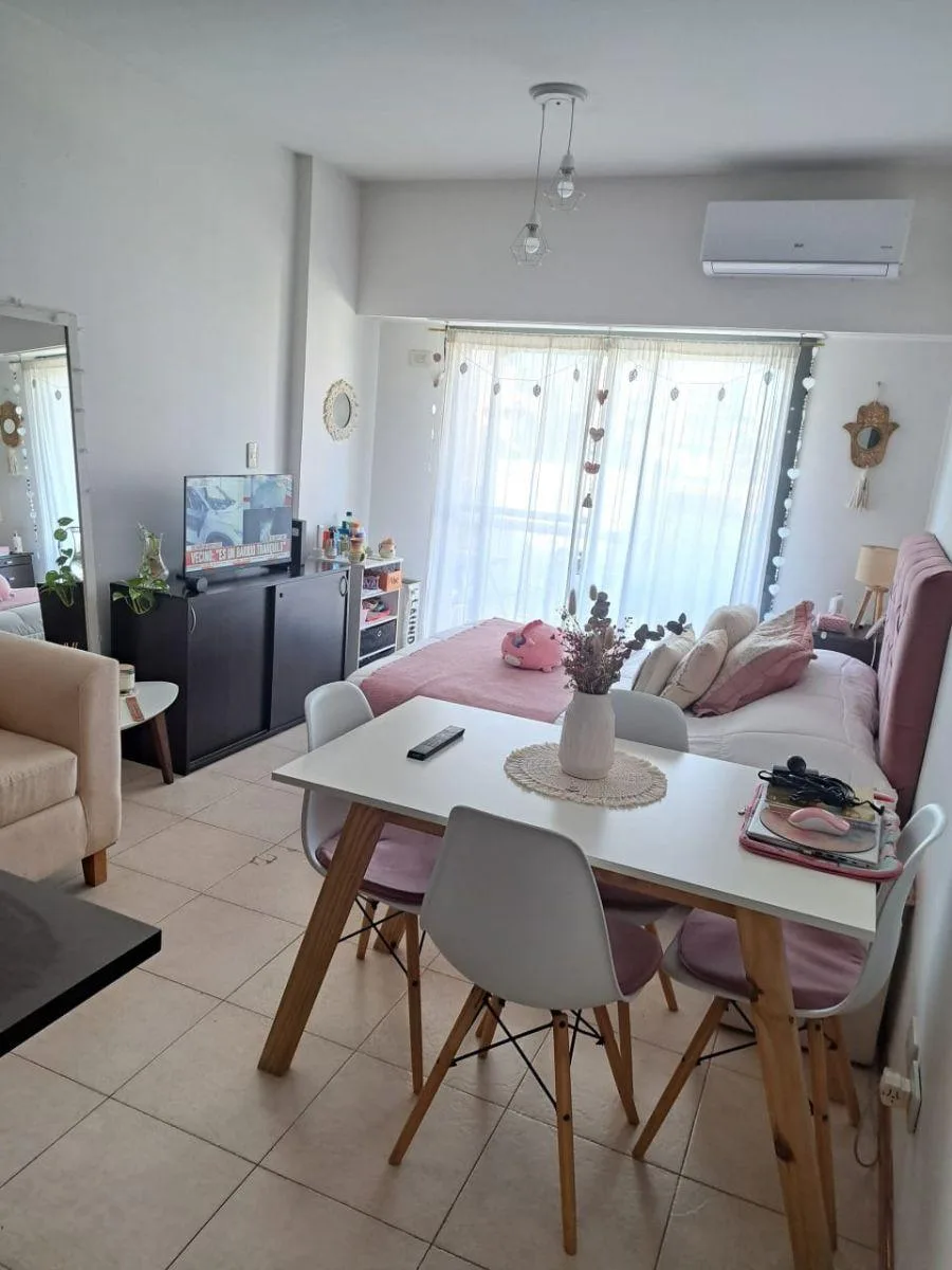 One-and-a-half-room apartment with balcony in Ramos Mejía Centro