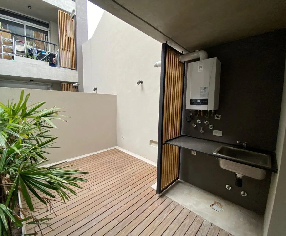 Espectacular Tres Ambientes con Balcon con Parrilla con Vista Al Jardin con Piscina