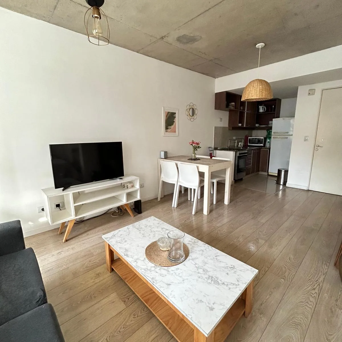 Kitnet mobiliada em Palermo Hollywood sobre a Av. Córdoba