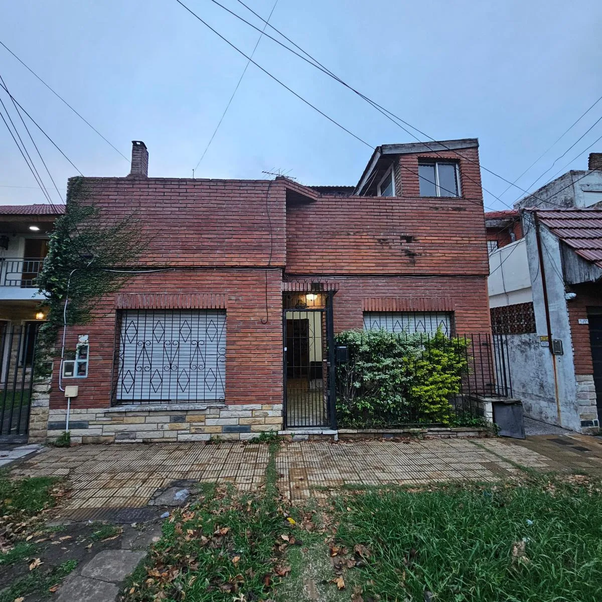 En Alquiler - PH 5 Ambientes Al Frente - Villa Luzuriaga