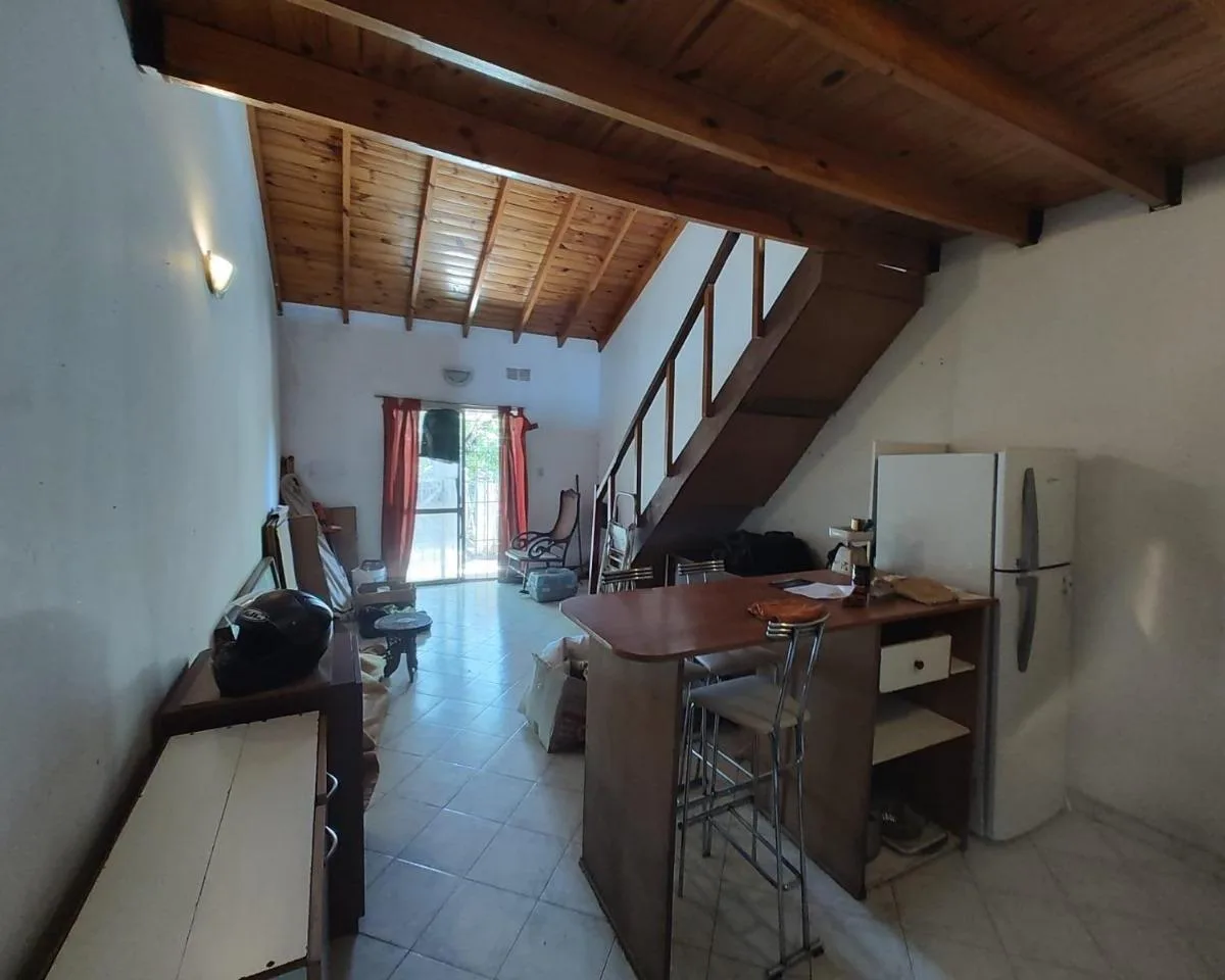 Alquiler Dpto. Tipo Duplex Sin Expensas en Versalles, Capital