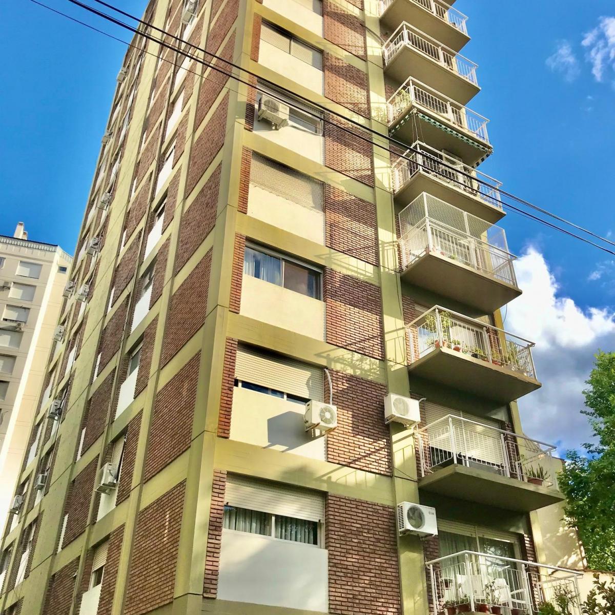 Apartamento de 4 ambientes com 3 quartos e varanda no norte em Martínez