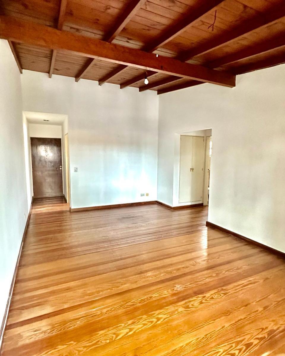 Apartamento de 2 ambientes de esquina em Martínez