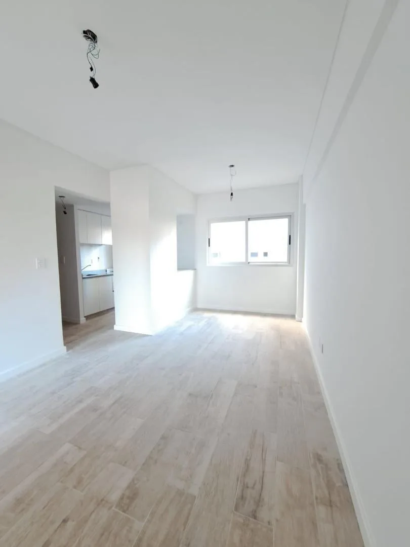 Excelente Dpto 2 Ambientes con Balcon - Almagro
