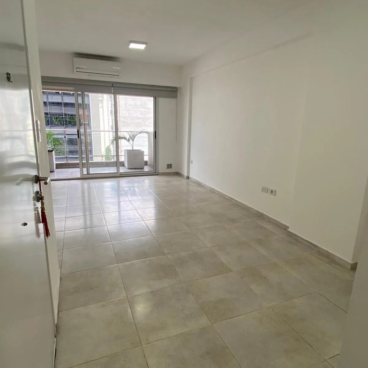 ! Excelente Dep 2 Amb. Apto Vivienda o Profesional. Quilmes Centro