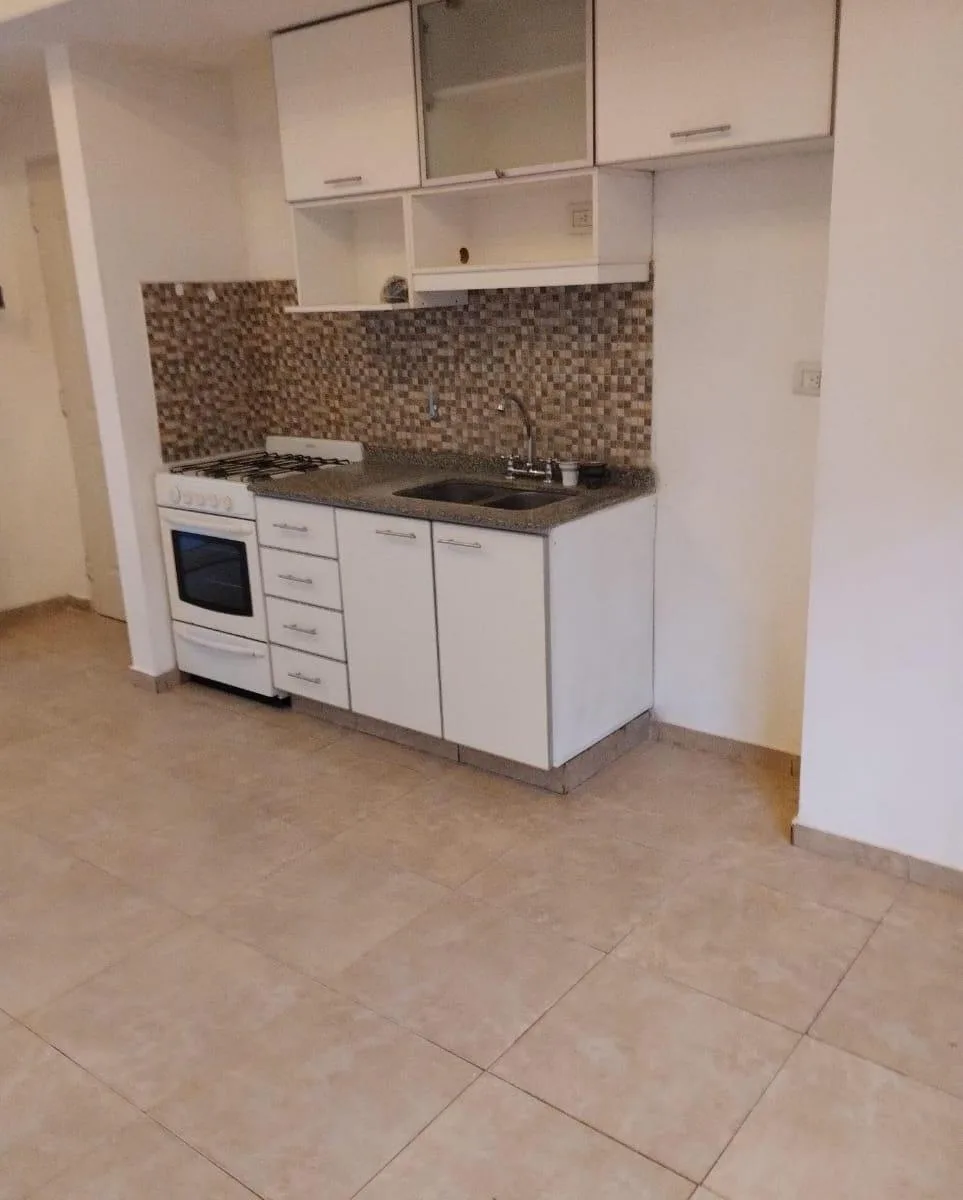 Depto. 2 Amb. Planta Baja Frente C/patio y Lavadero Apto Profesional en Alquiler