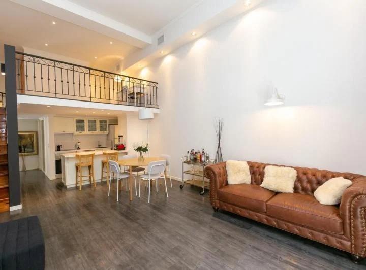 Apartamento dúplex de 3 ambientes em Monserrat