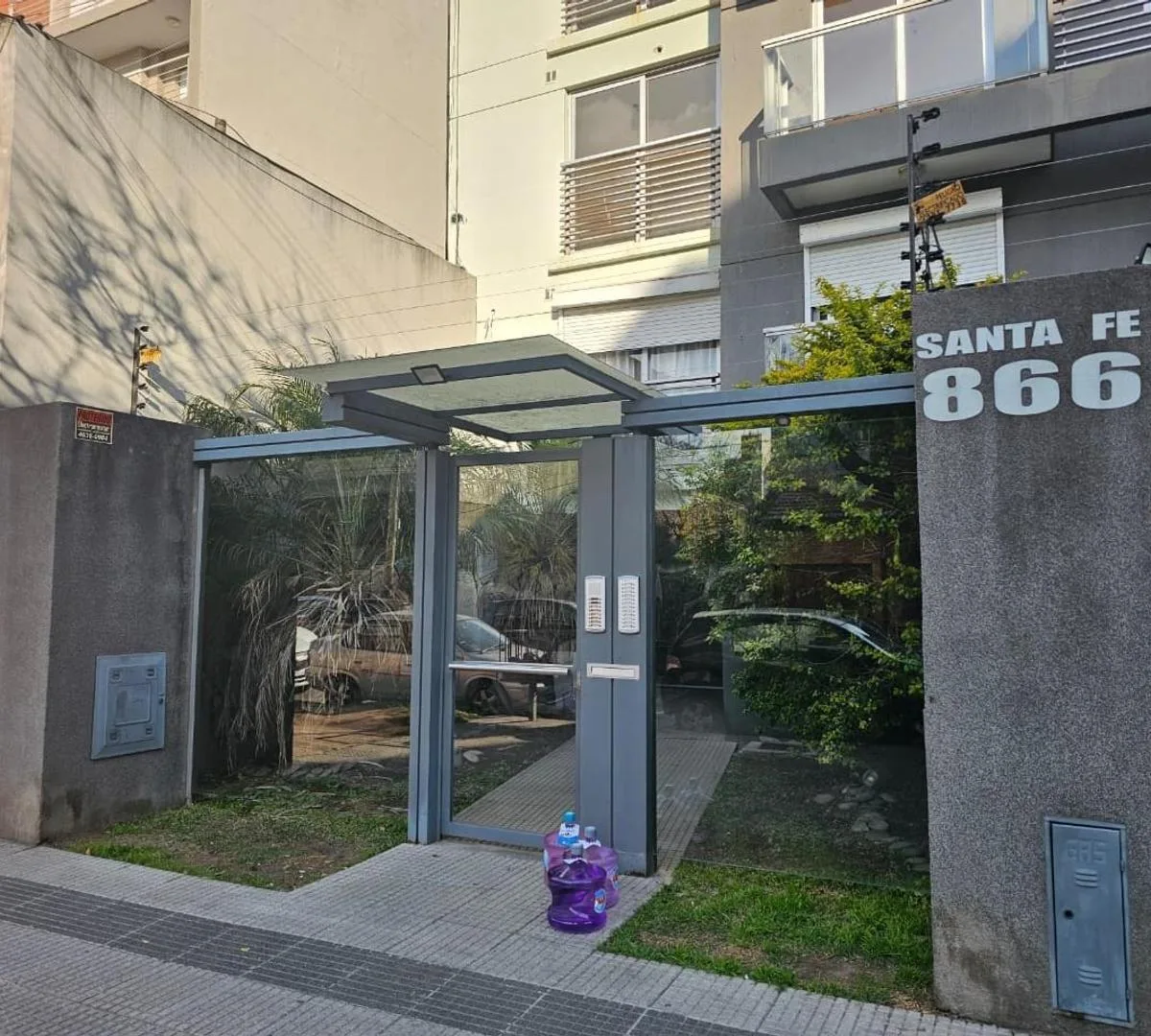 Morón Sur, balcón contrafrente