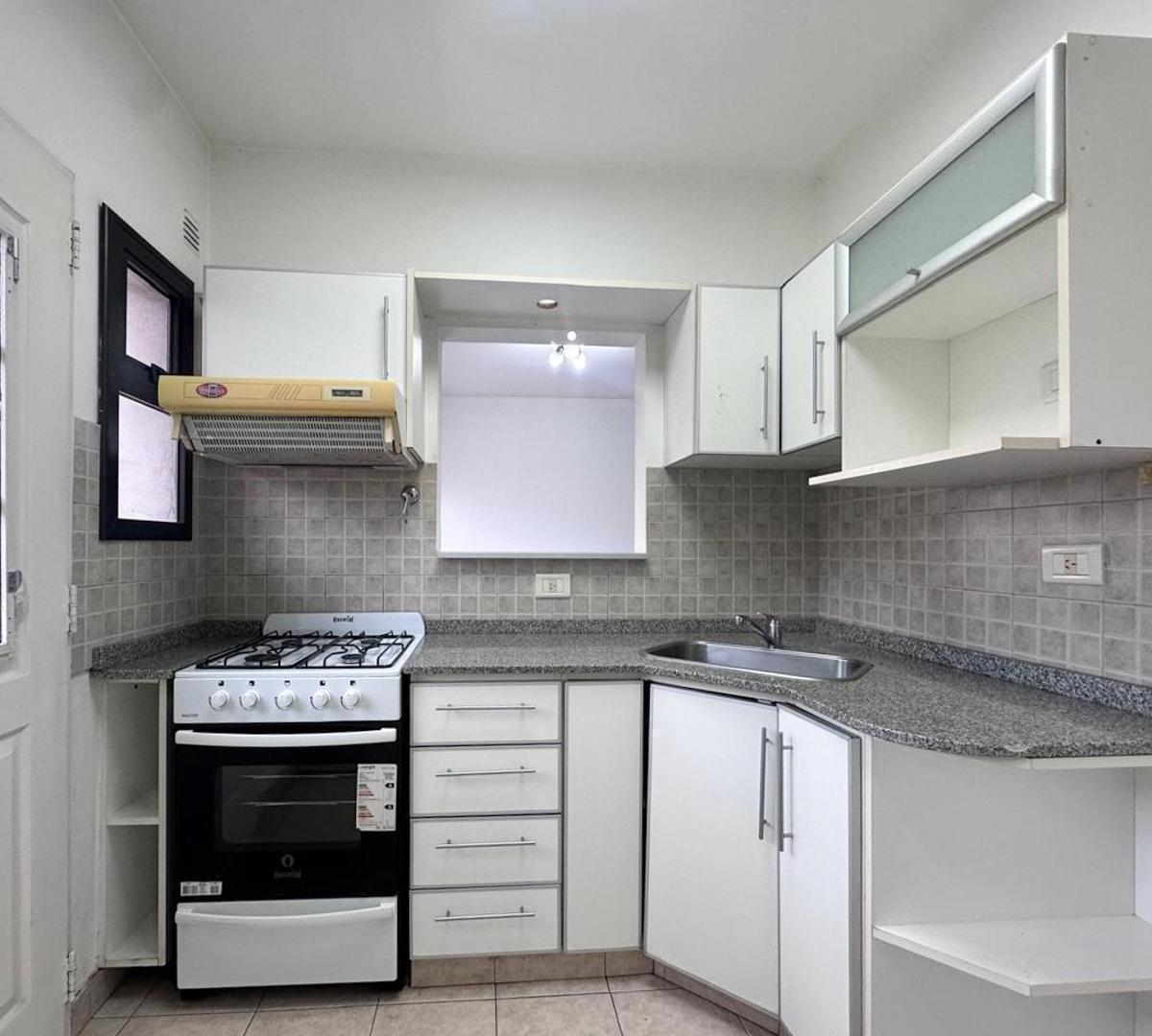 Квартира с двумя комнатами в Castelar Norte