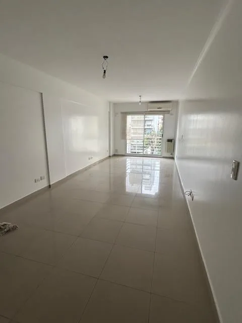 Ambiente 35 m² con balcón