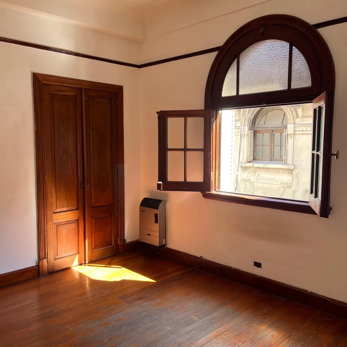 Apartamento antigo de 2 dormitórios em Belgrano