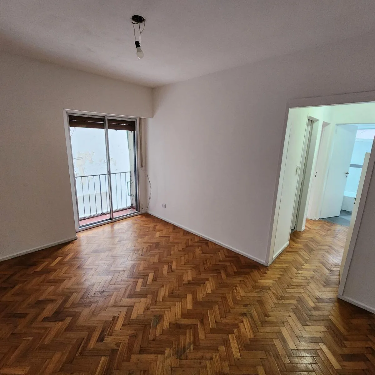7th floor lateral, full kitchen