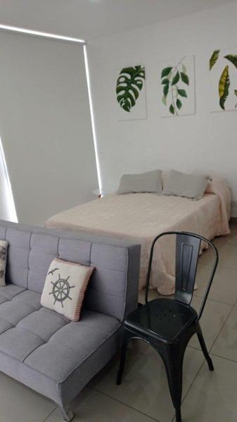 Monoambiente amoblado con balcón en Almagro