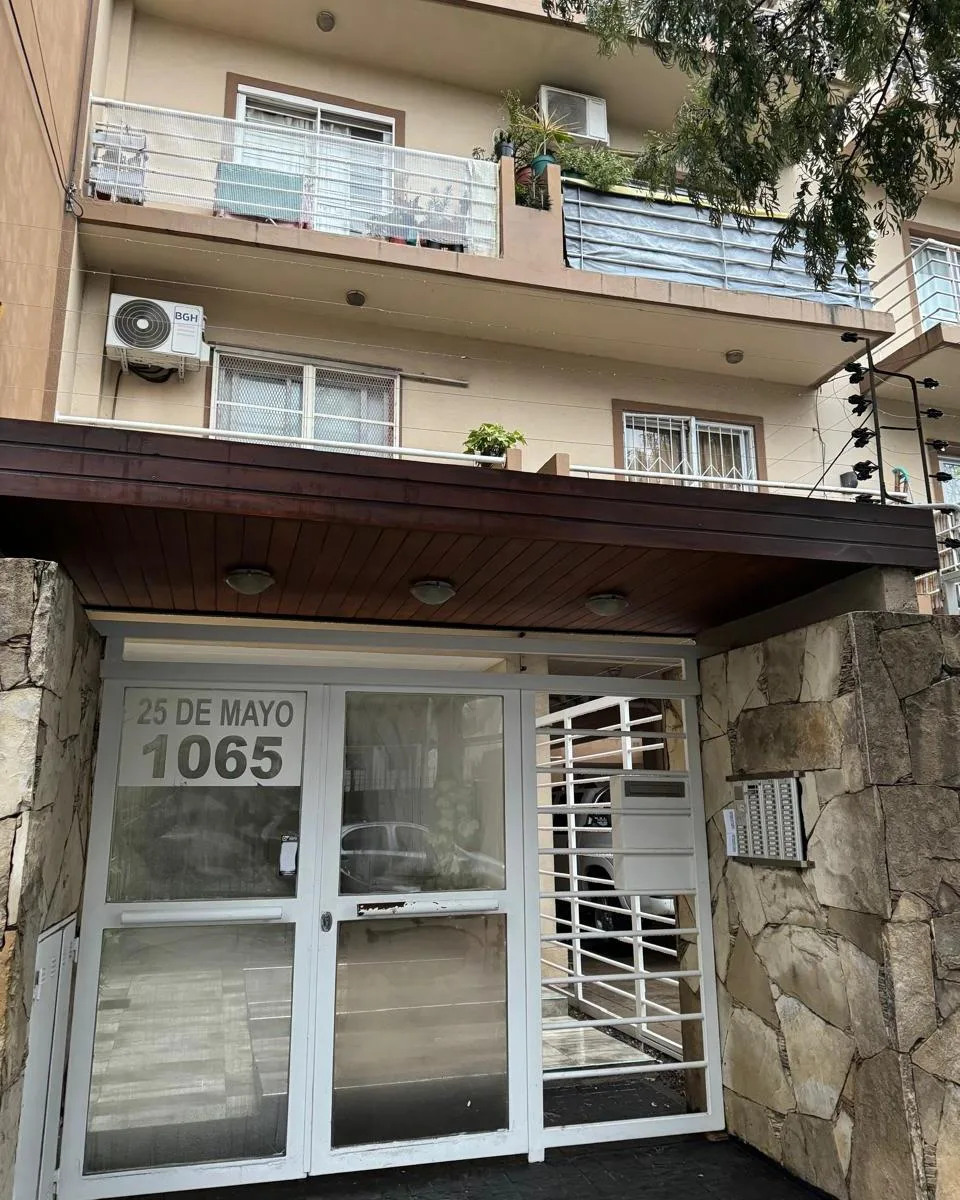 2-room front unit with parking