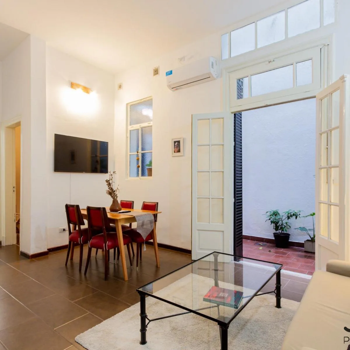 Apartamento tipo casa de 2 ambientes com 1 quarto em San Telmo