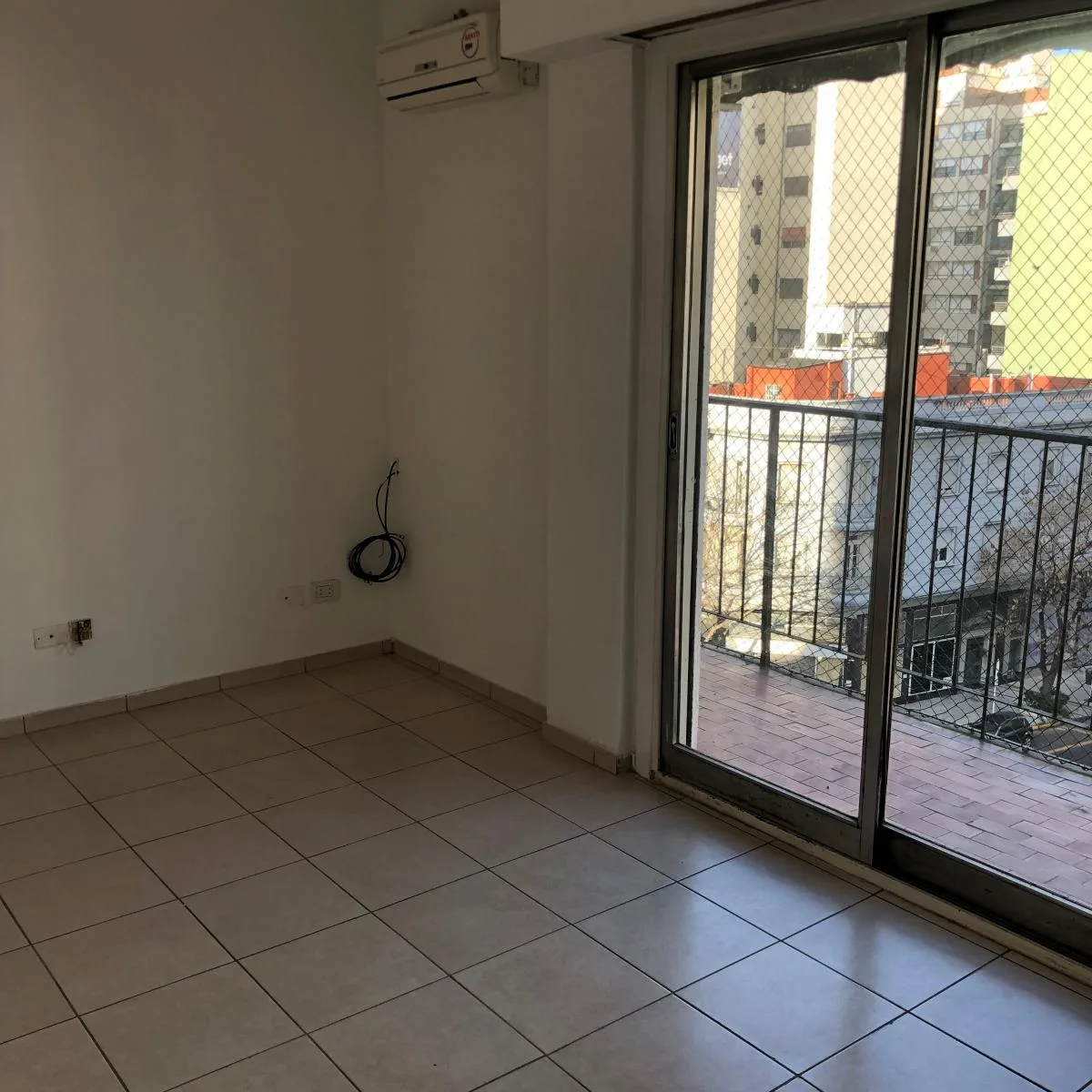 2-room front unit with balcony