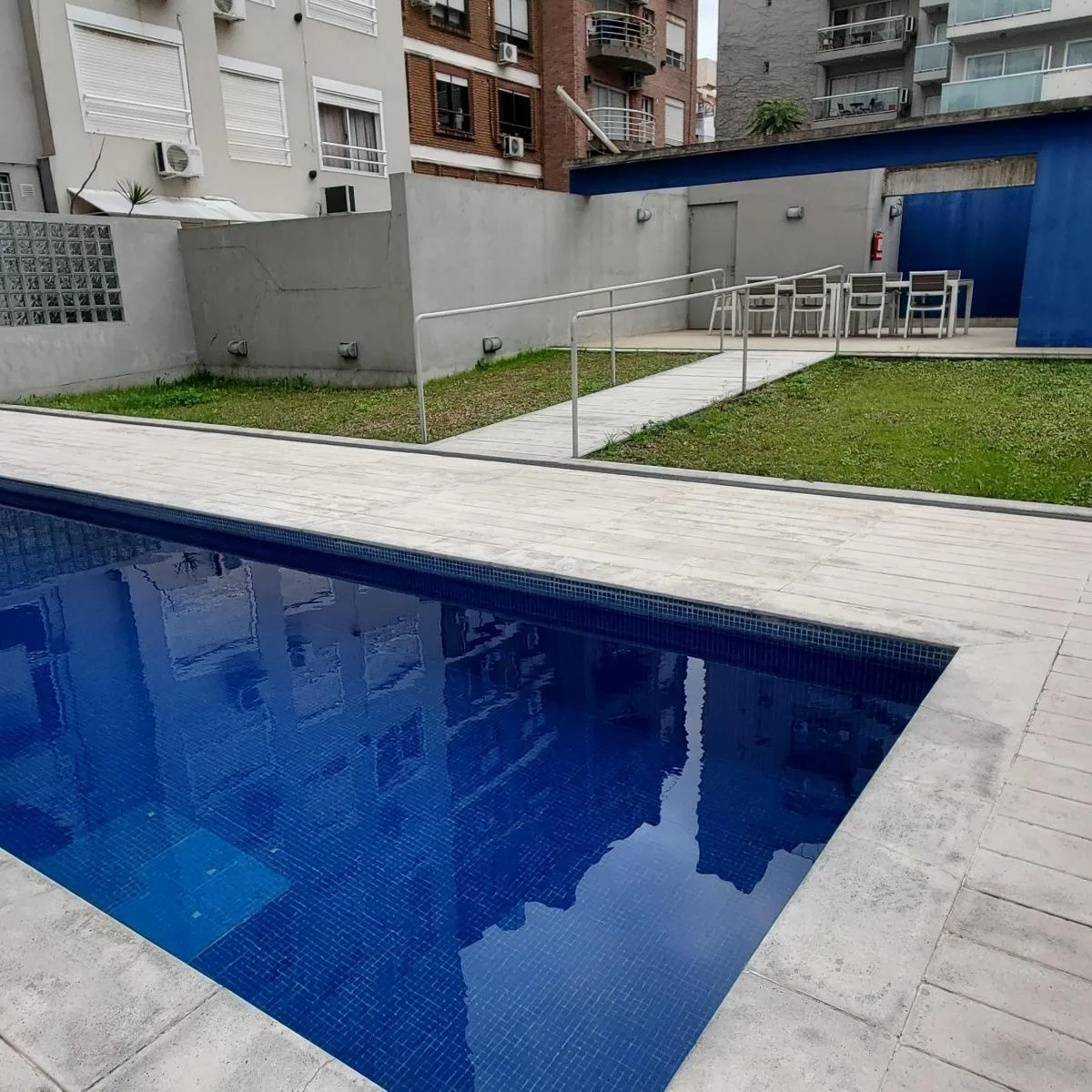 Depto de 2 Amb con Amplio Balcón en 7 Mo Piso con Parrilla y Amenities