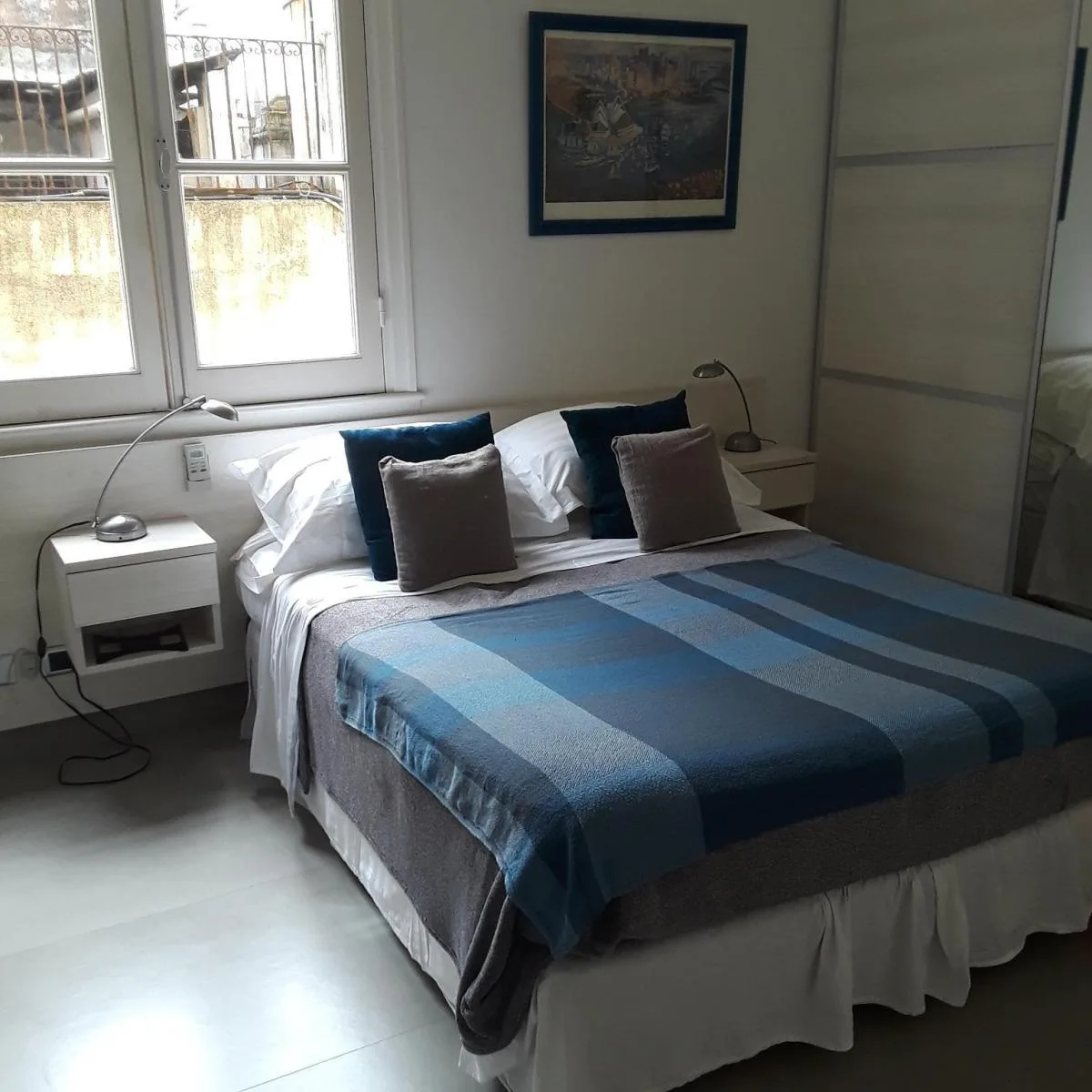 Apartamento de dois ambientes mobiliado em Monserrat
