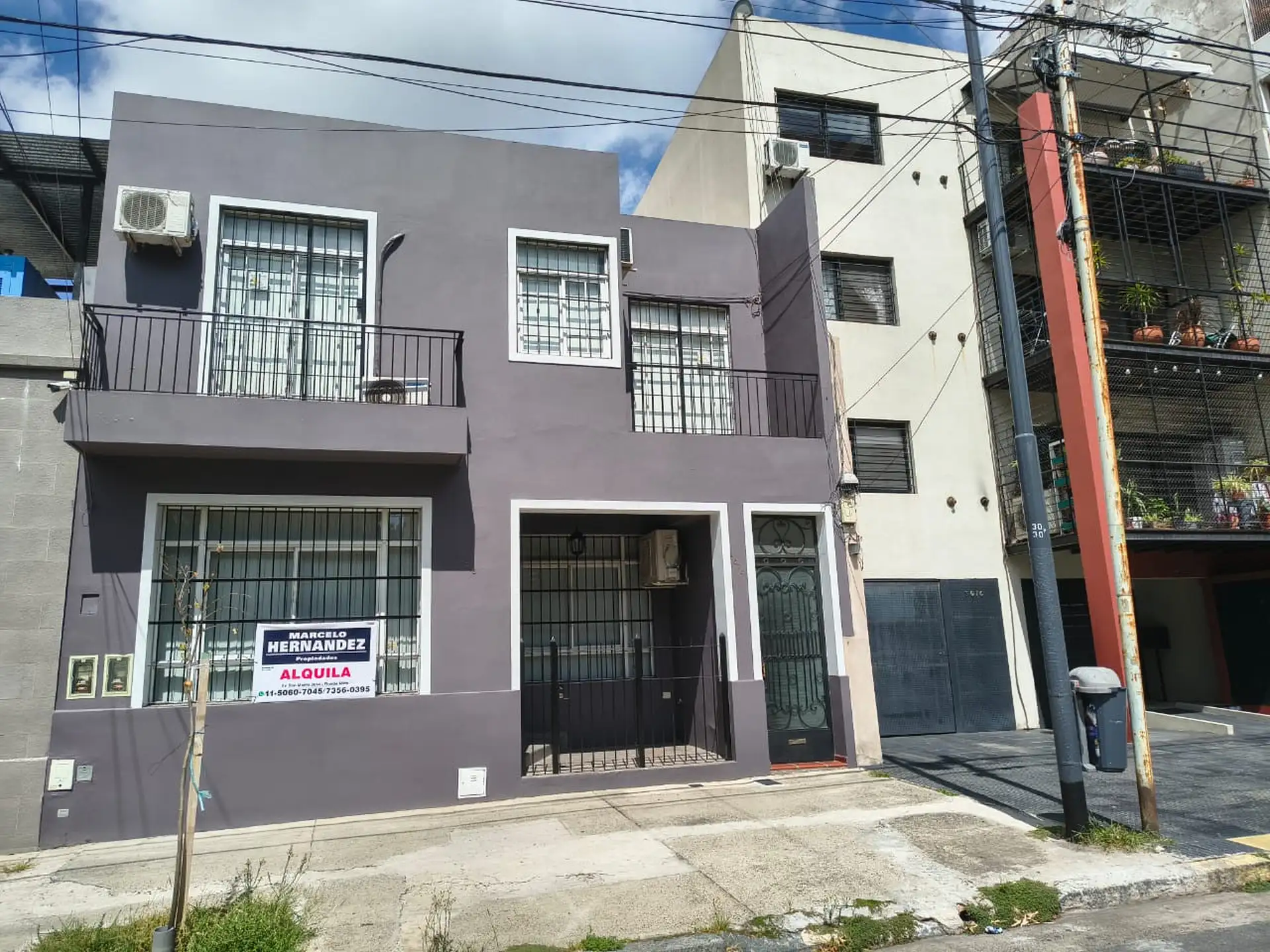 Casa al frente con 4 dormitorios en Villa Urquiza