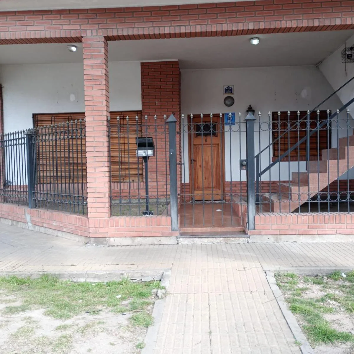 Chalet 2 dormitorios con cochera