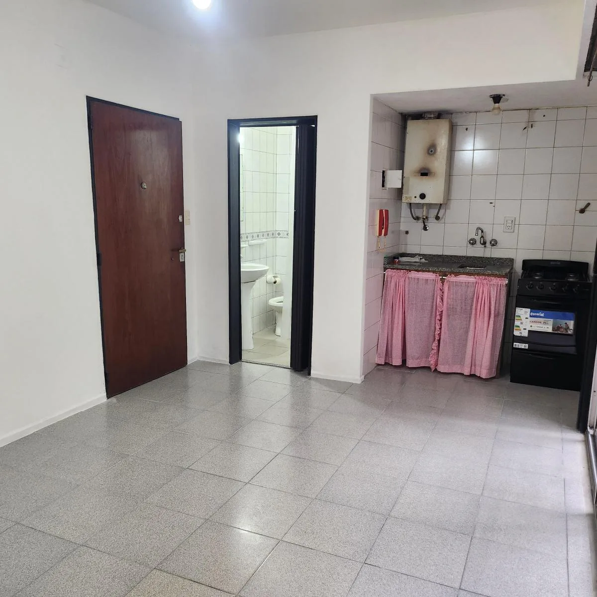 1 ambiente con balcón