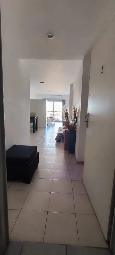 Monoambiente subdividido con balcón en Chacarita