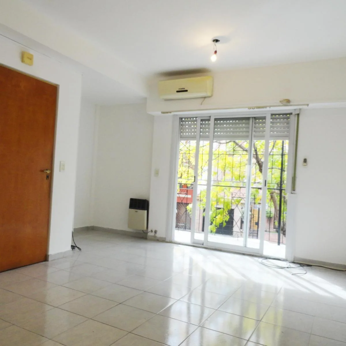 Departamento de 2 ambientes con balcón al frente y contrafrente en Villa Urquiza