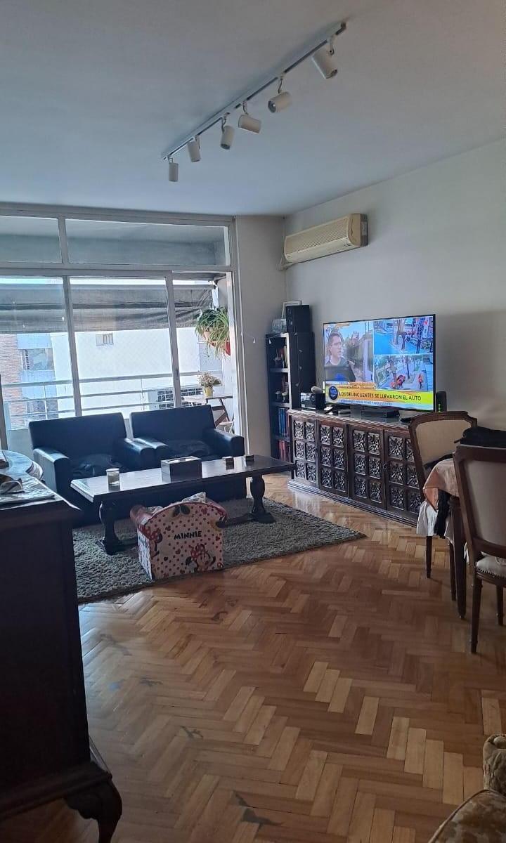 Apartamento de três ambientes com 2 quartos em Colegiales