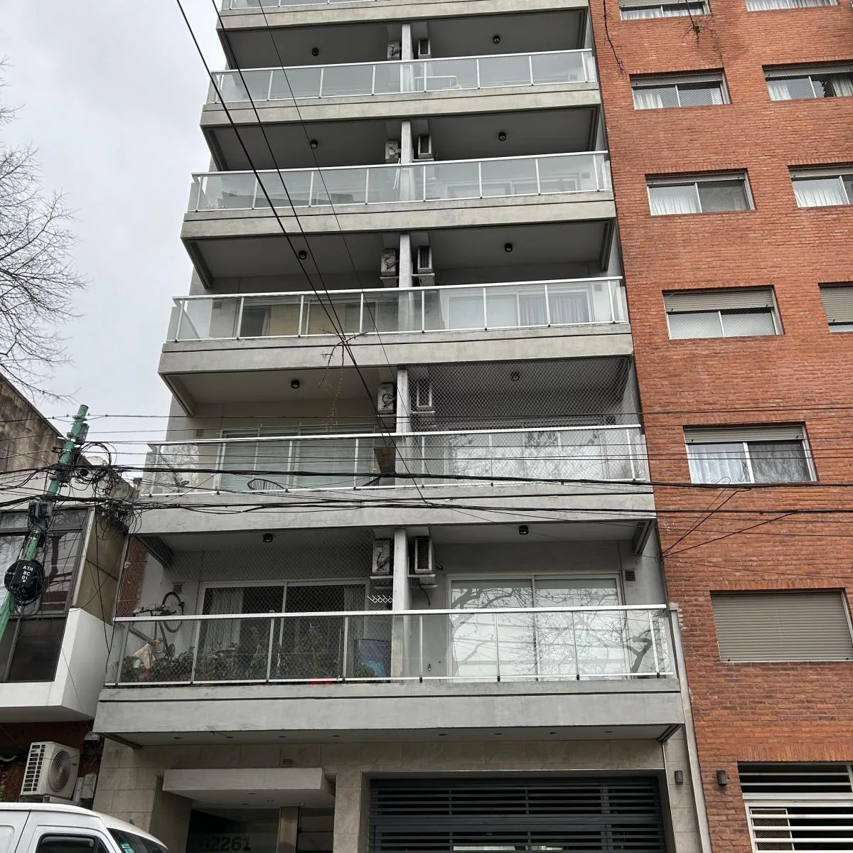 Front studio with balcony