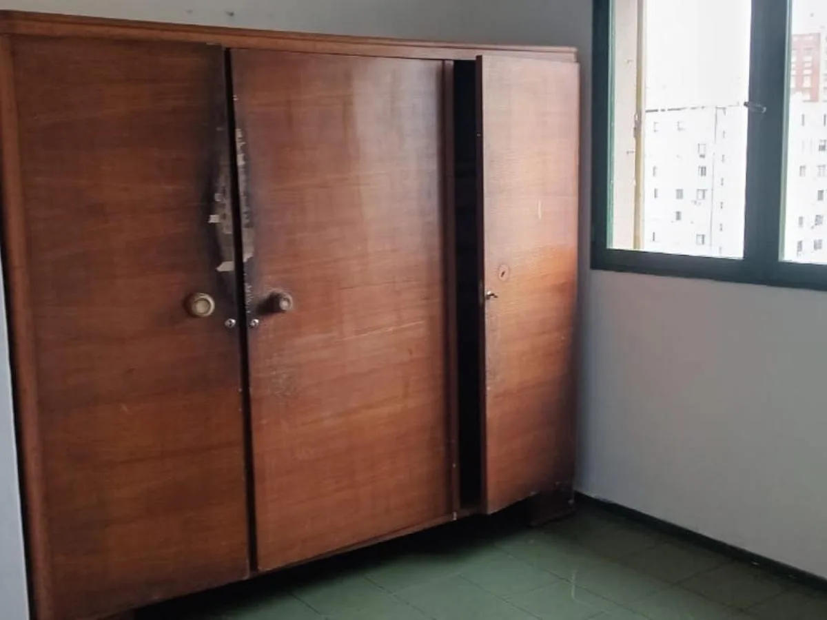 Three-bedroom apartment at street front in La Plata