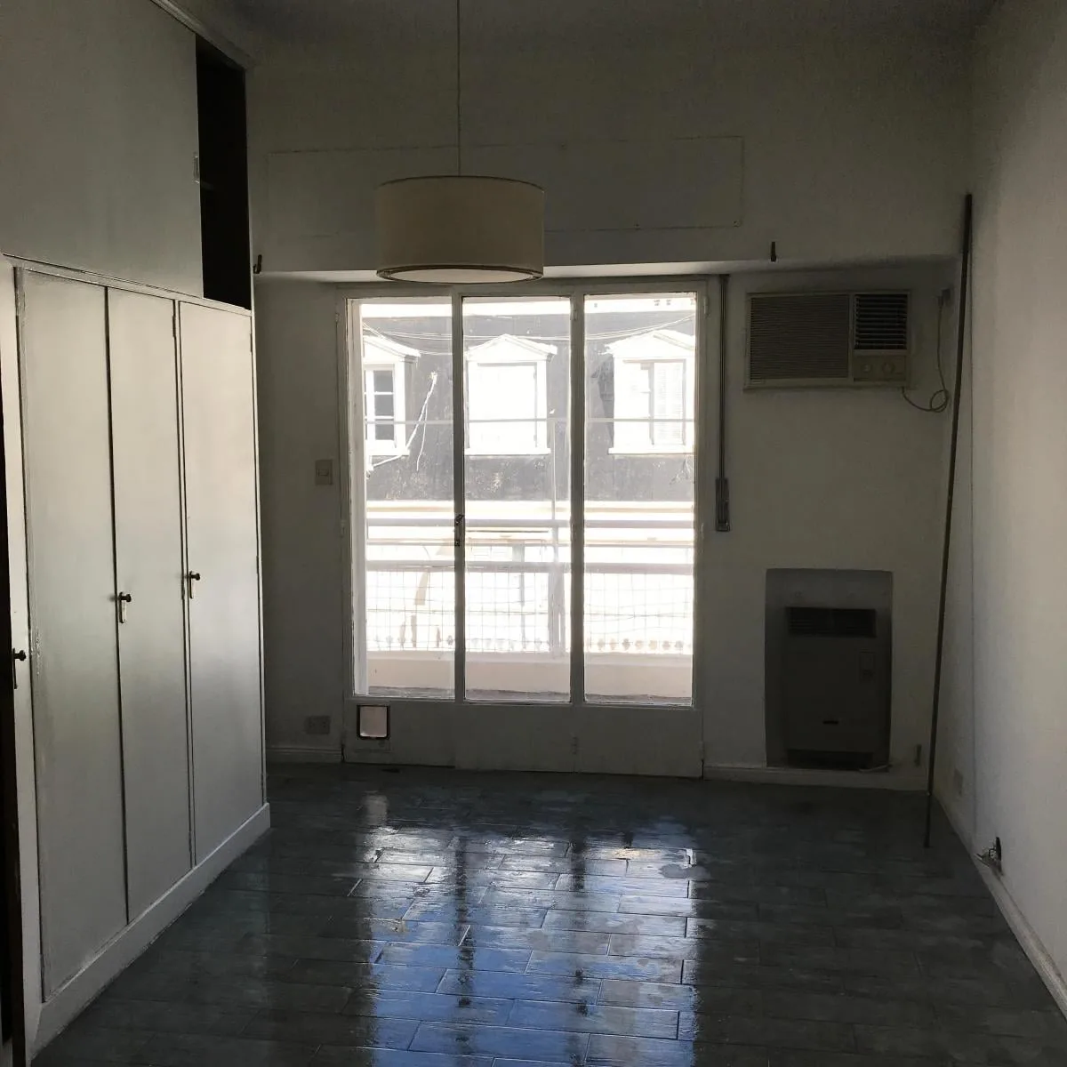 Studio com varanda e ar split