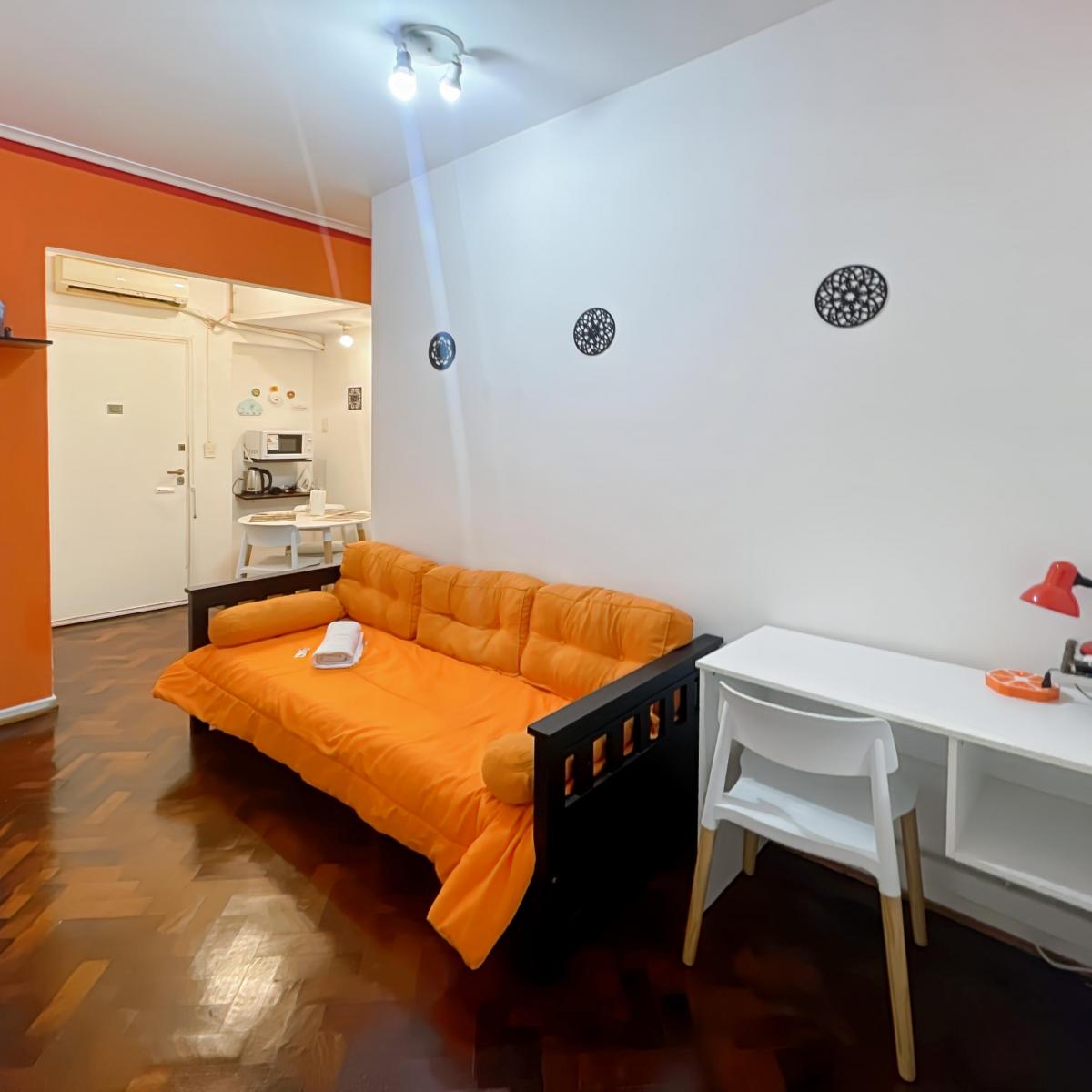 Apartamento de dois ambientes mobiliado em Monserrat
