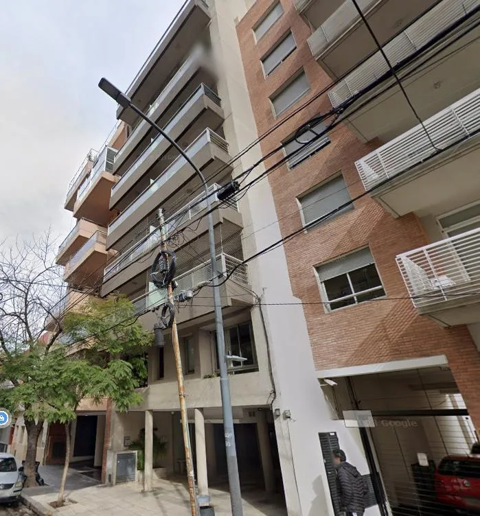 Departamento de 2 ambientes amoblado al frente con balcón terraza en Colegiales