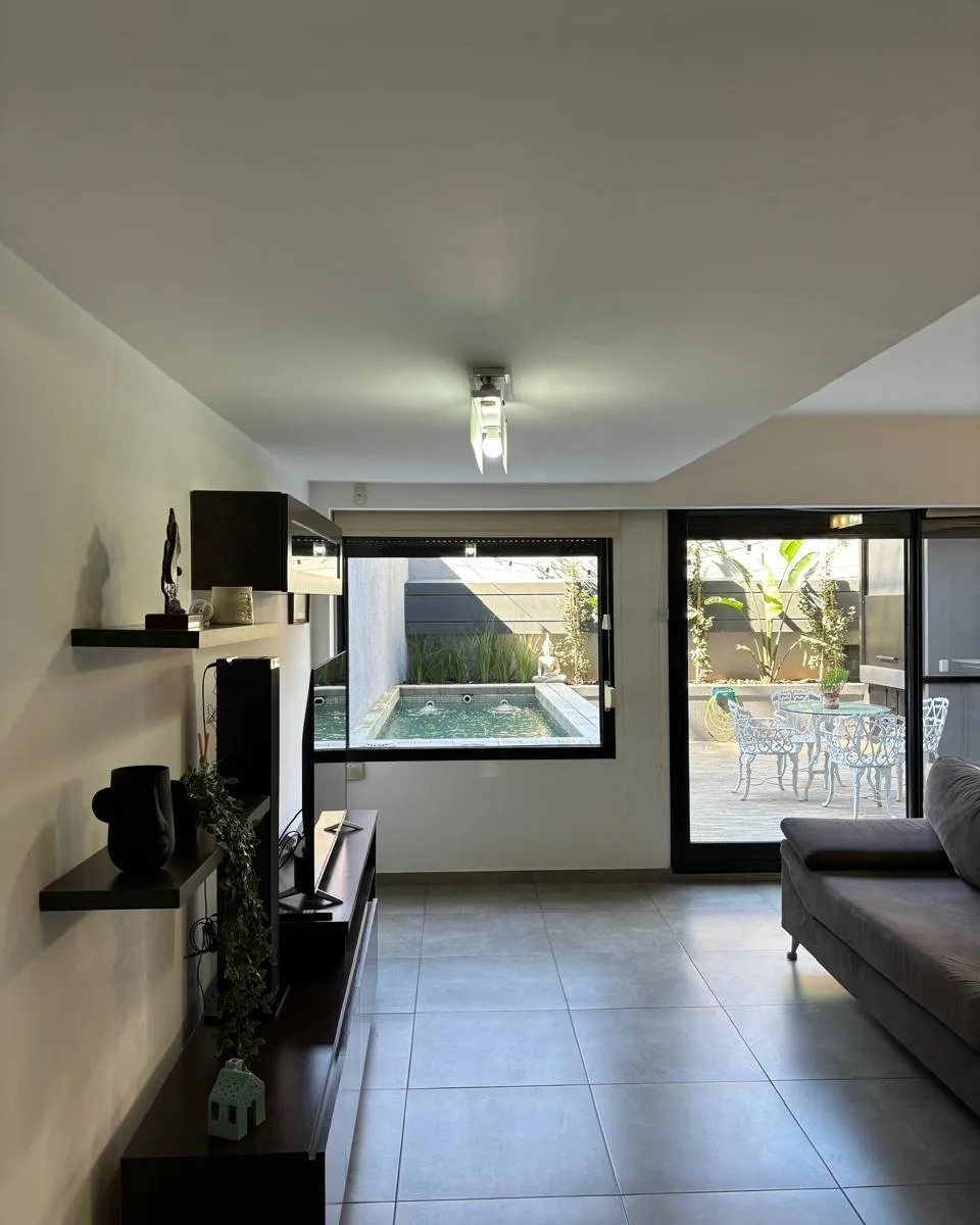 Two-bedroom three-room apartment with private patio in Colegiales