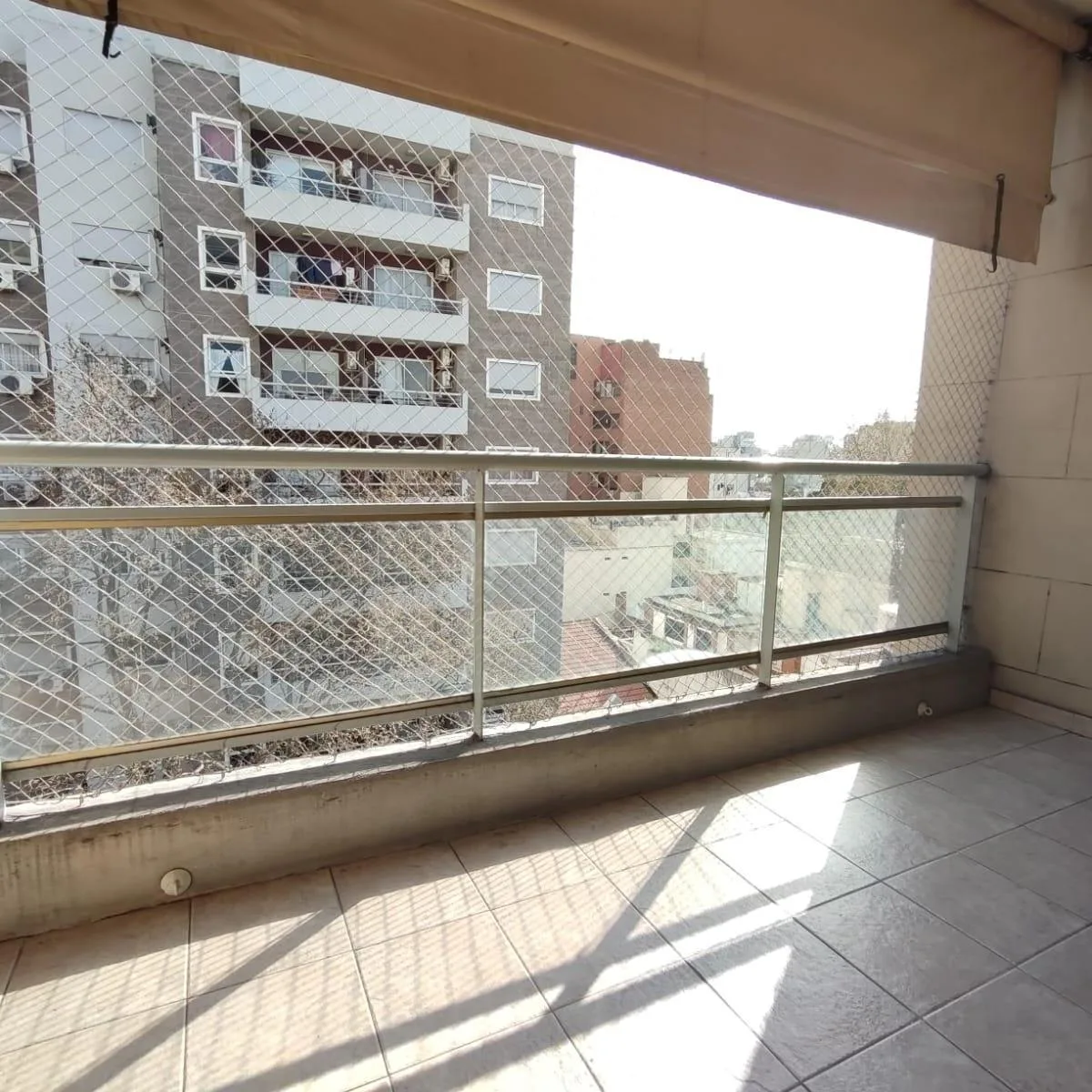 Excelente 2amb con Balcón y Cochera