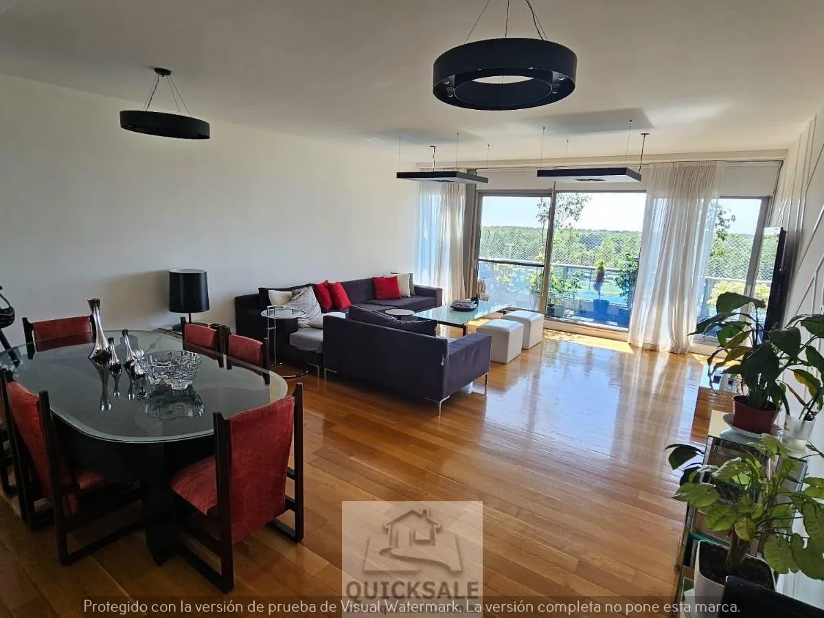 Three-bedroom apartment in Madero Center, Puerto Madero