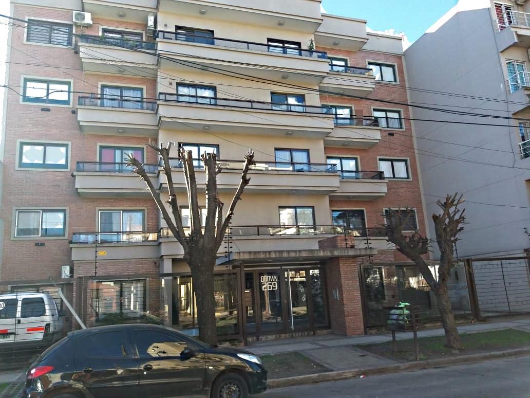 Apartamento de dois ambientes com 1 quarto mobiliado em Morón