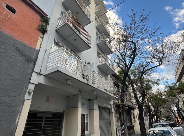 Светлая квартира с 1 спальней и балконом в Constitución