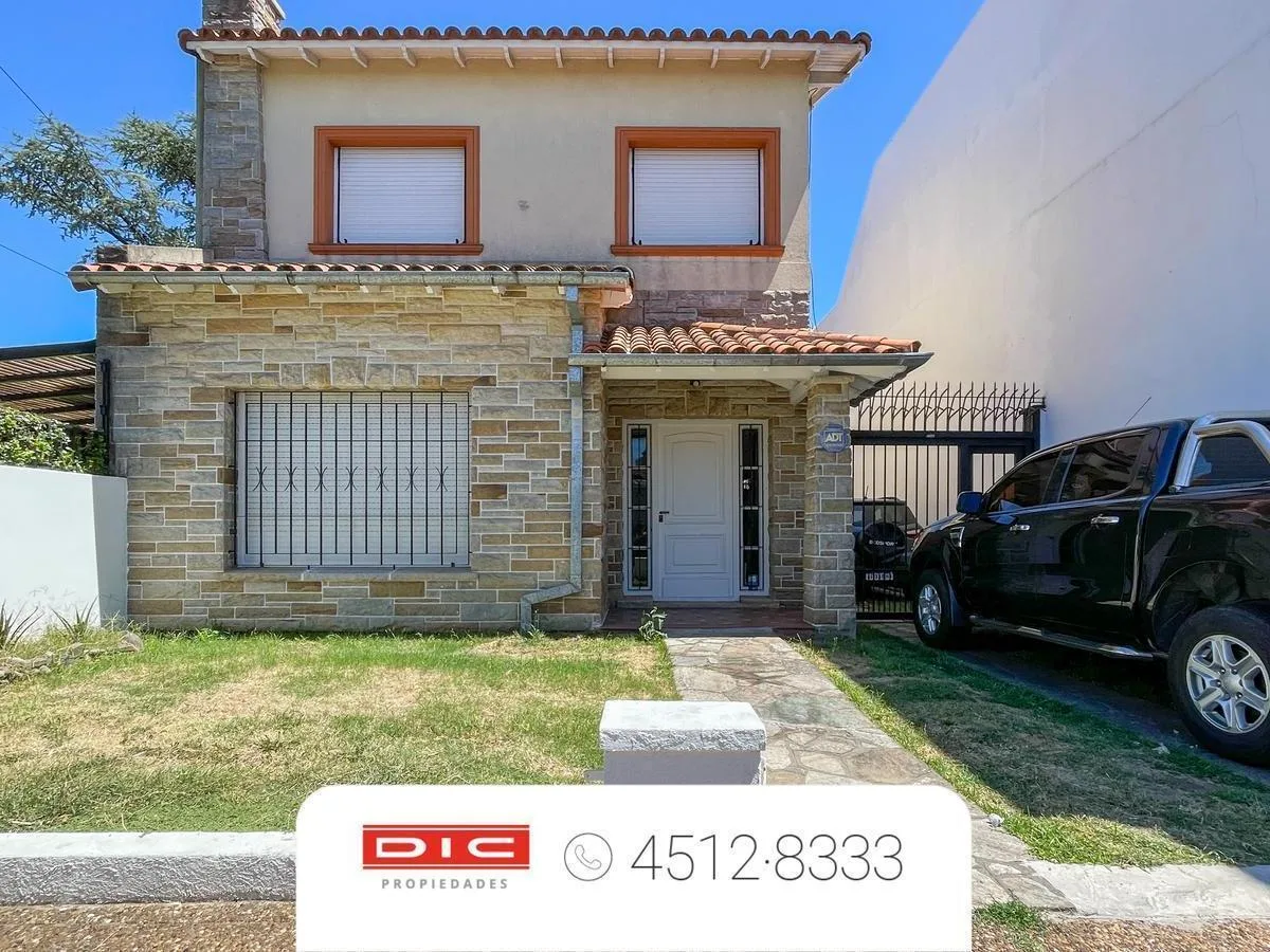 Дом с 4 спальнями в Carapachay