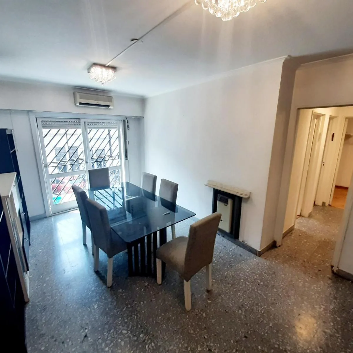 Apartamento com 3 dormitórios de frente em Barracas
