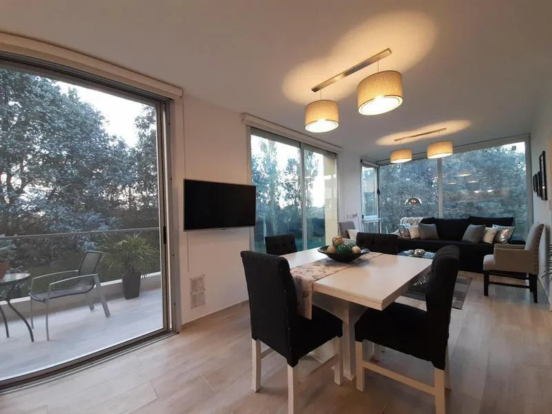 Apartamento de 2 ambientes mobiliado com 1 dormitório em Luján