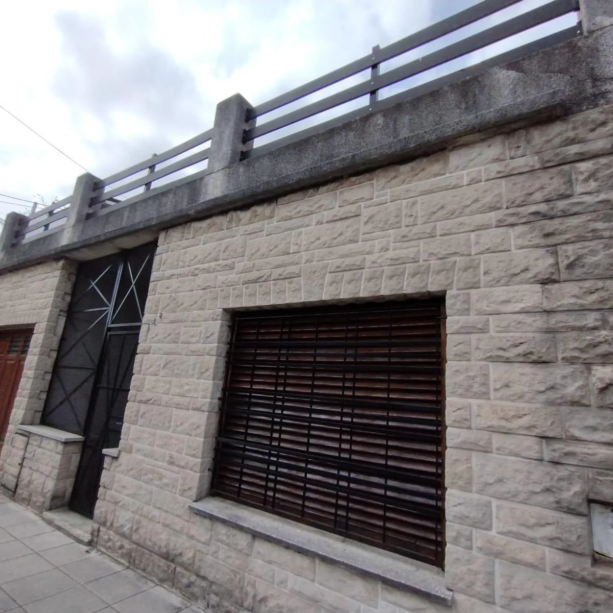 3-bedroom house with garage